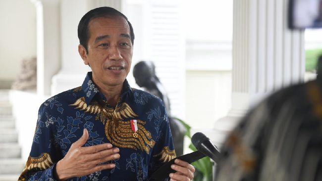 Pakar Gestur Ungkap Makna Senyum Jokowi Saat Sikapi BEM UI (foto : int)