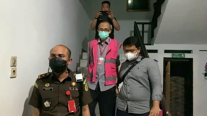Tersangka Kasus Korupsi Jasa Cleaning Service RS Ditahan Jaksa (foto : int)