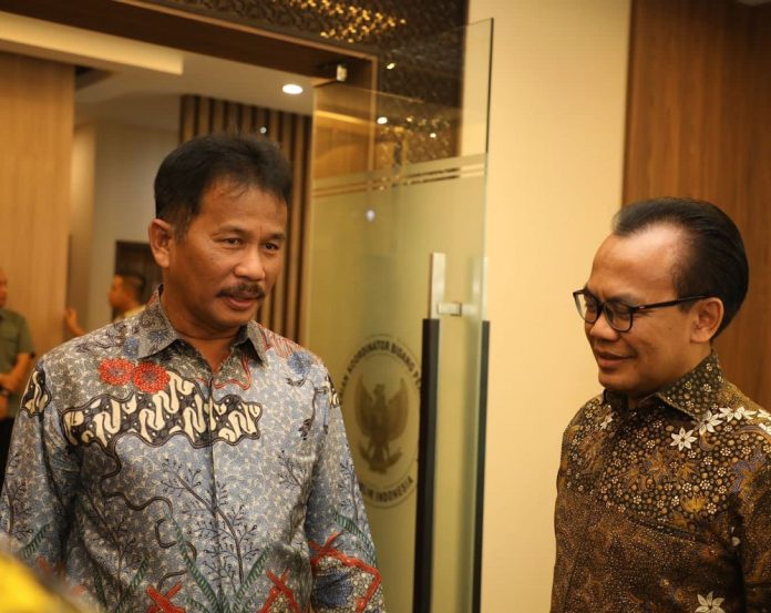 Kepala BP Batam, Muhammad Rudi, saat bersama Sekretaris Kementerian Bidang Perekonomian RI, Susiwijono Moegiarso. (hms)